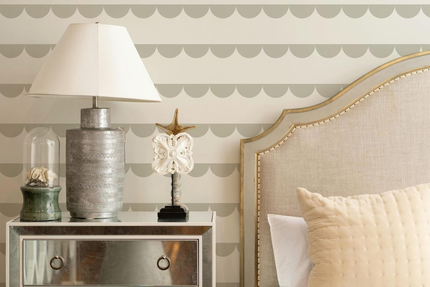 Scallop Stripe Wallpaper