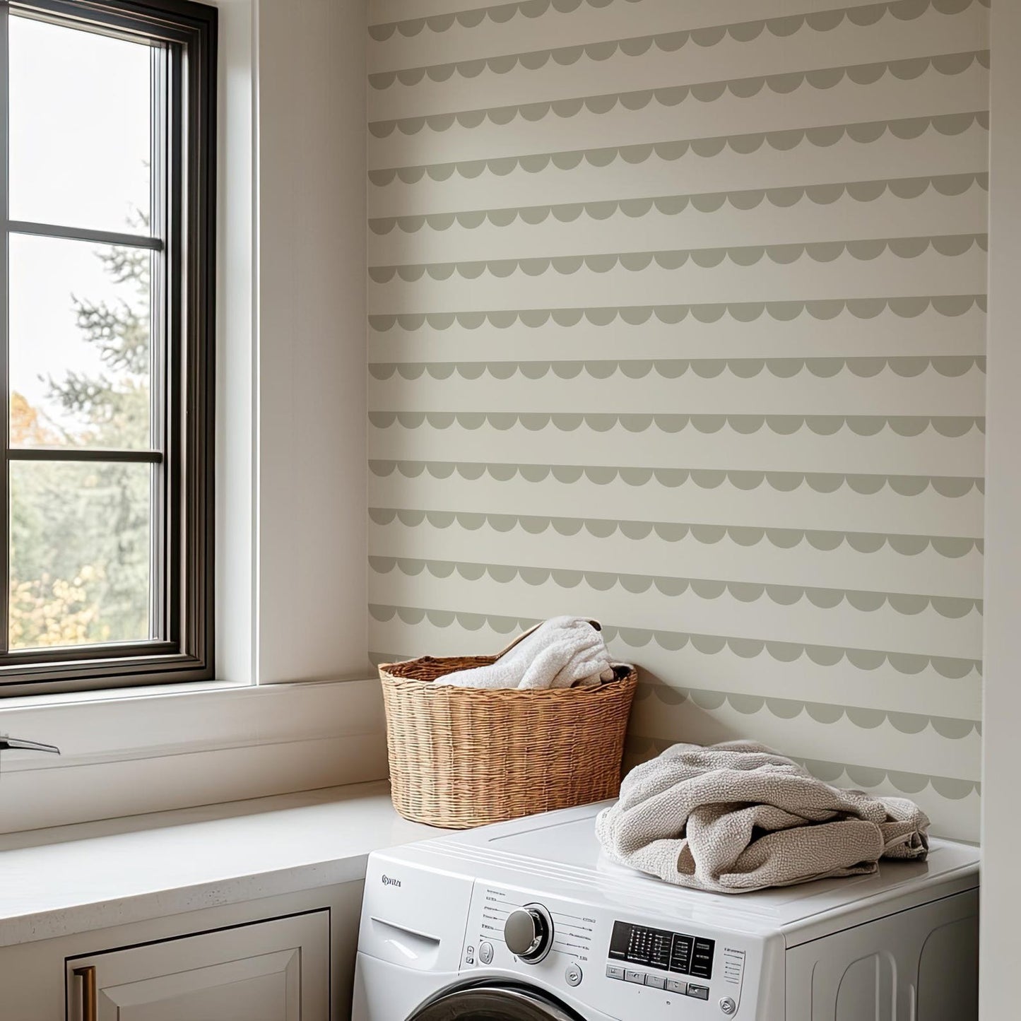 Scallop Stripe Wallpaper