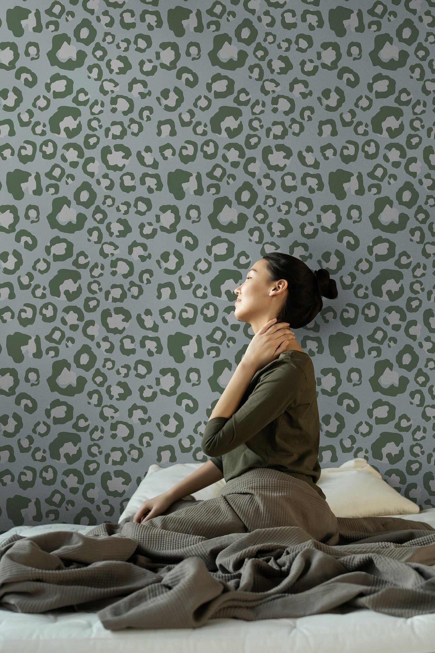 Modern Leopard Print Wallpaper