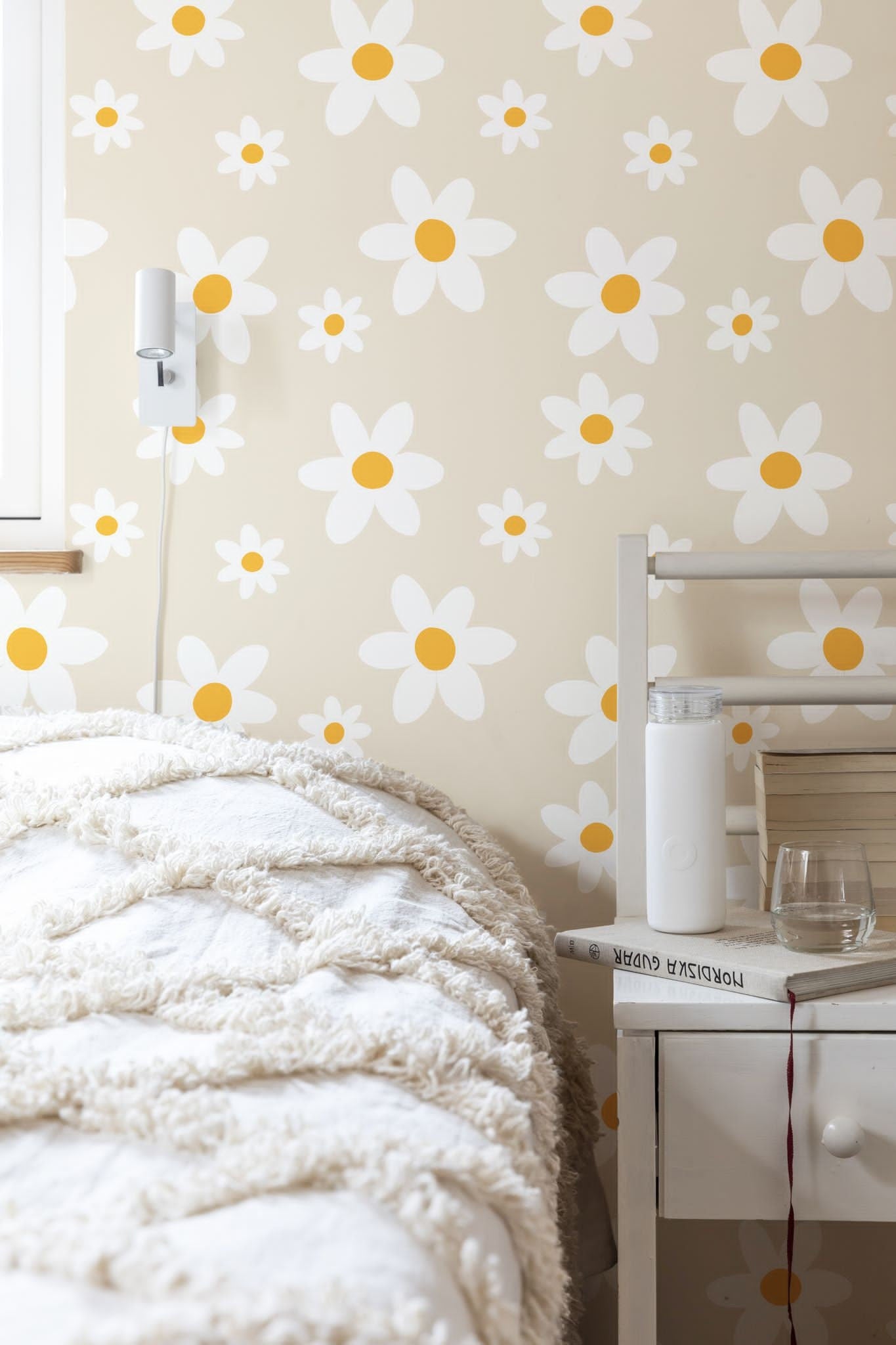 Light Daisy Wallpaper