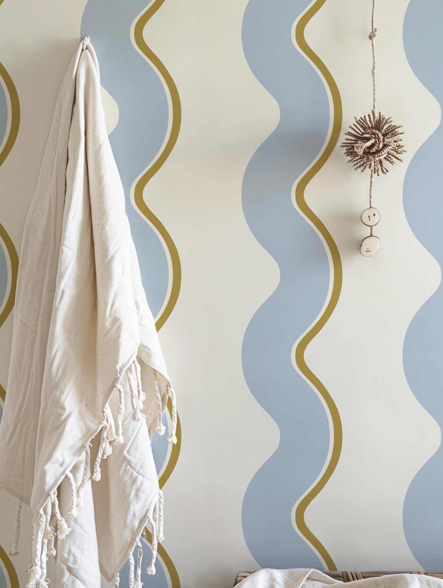Retro Wavy Lines Wallpaper